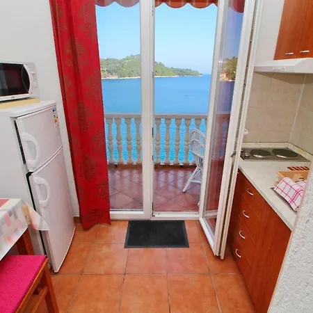Filipovic - One-bedroom With Balcony And Sea View Apartman