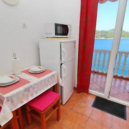 Filipovic - One-bedroom With Balcony And Sea View * Babino Polje